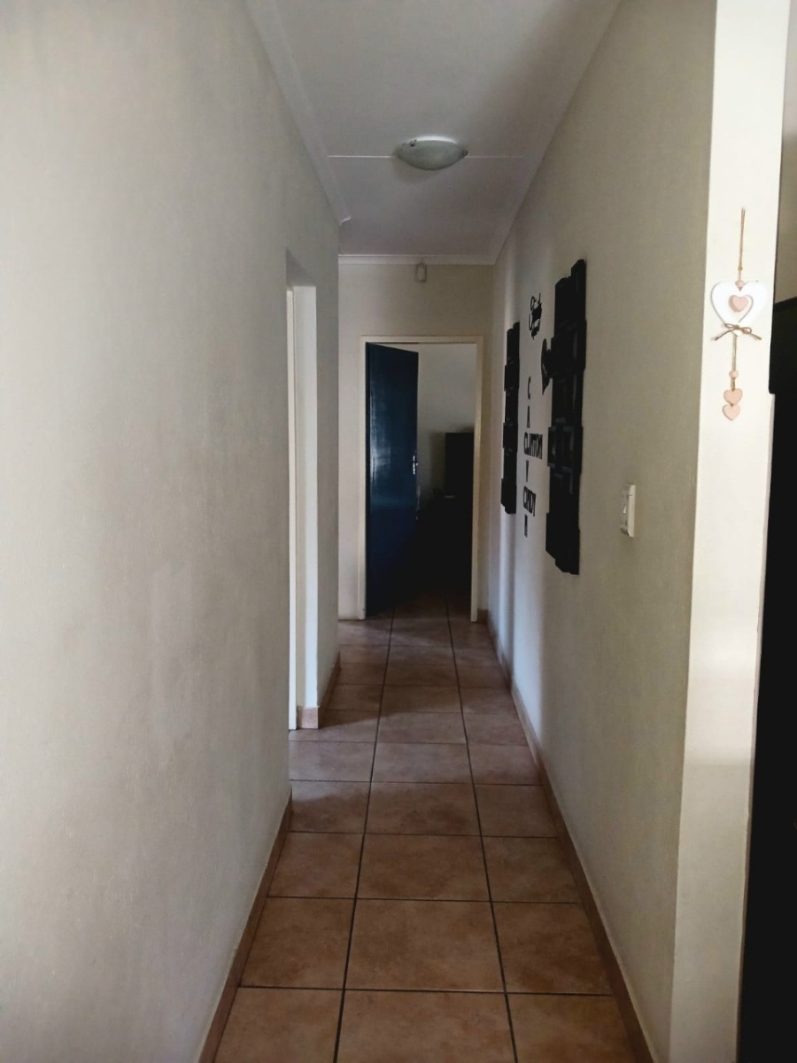 To Let 3 Bedroom Property for Rent in Waterkloof North West